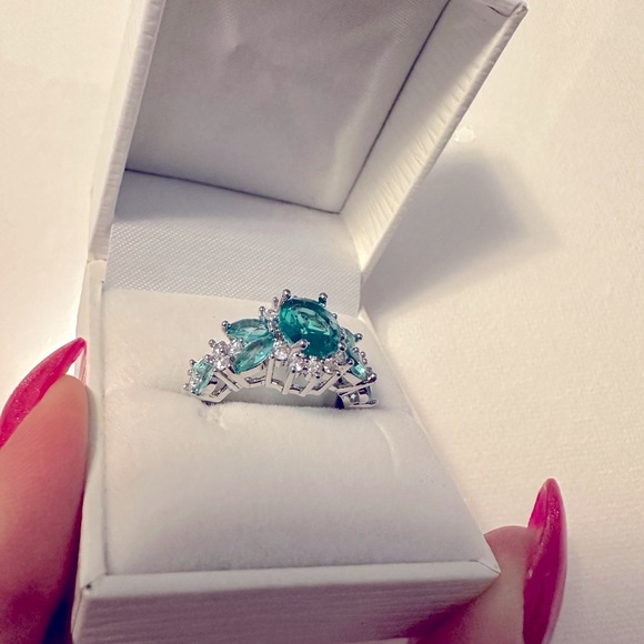 2 X 30 Zircon Luxury Woman Ring - Picture 4 of 6